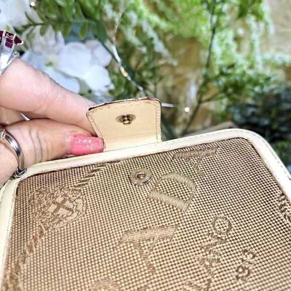 Authentic Prada Zippy Wallet - Picture 13 of 13